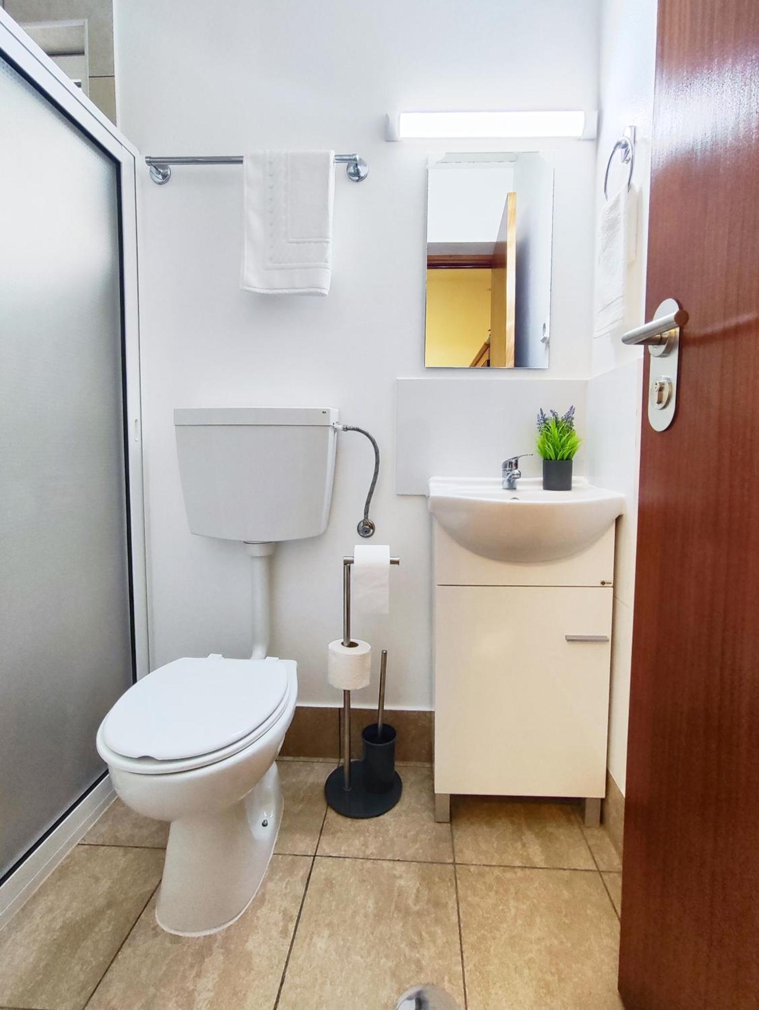 Gateone Al Airport View House Villa Machico  Ngoại thất bức ảnh