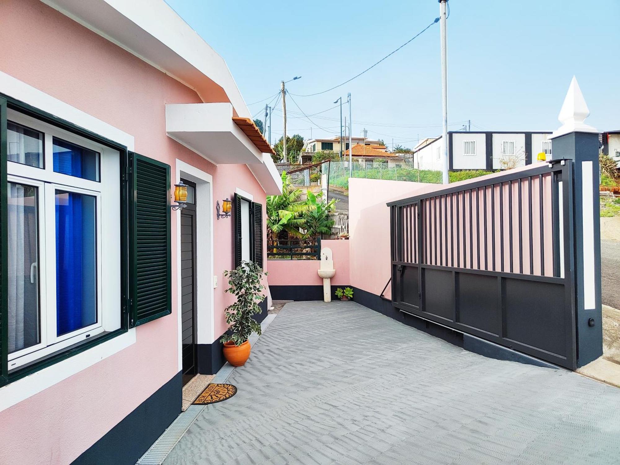 Gateone Al Airport View House Villa Machico  Ngoại thất bức ảnh